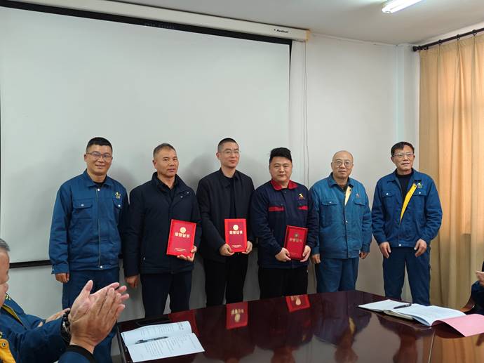 第一事業(yè)部冶化協(xié)力項(xiàng)目部獲銅冠冶化公司“強(qiáng)化意識(shí)，防控風(fēng)險(xiǎn)”...